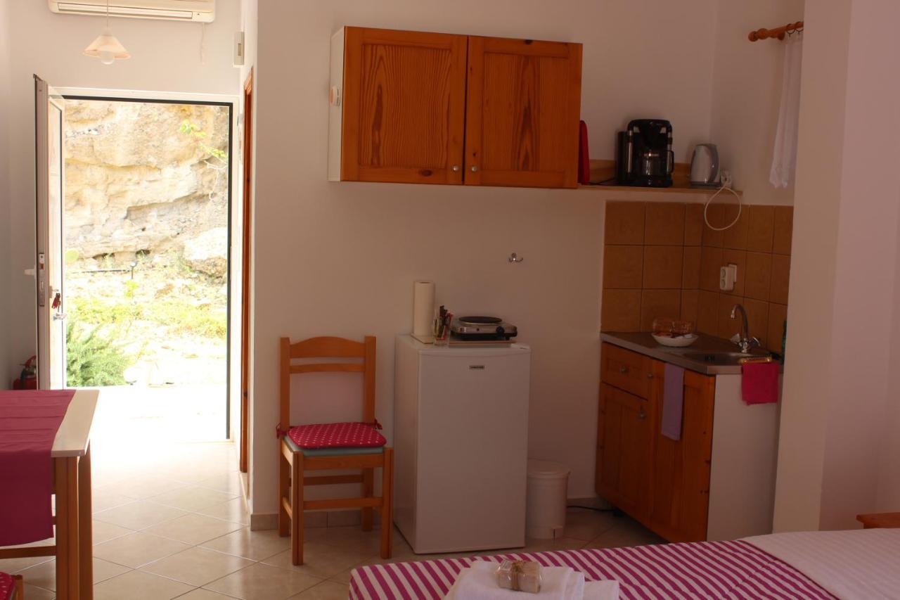 Aaron Studios Apartments Agia Fotia  エクステリア 写真